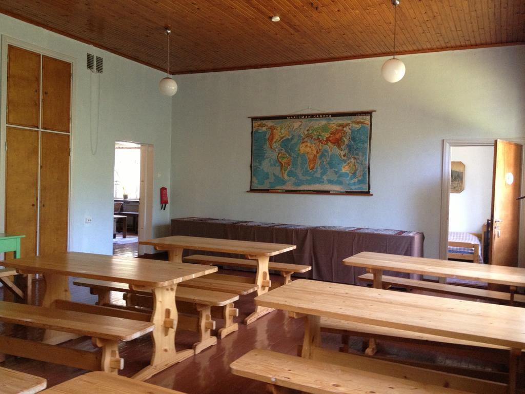 Vanhan Koulun Majatalo-Old School Guest House Колинкюла Экстерьер фото